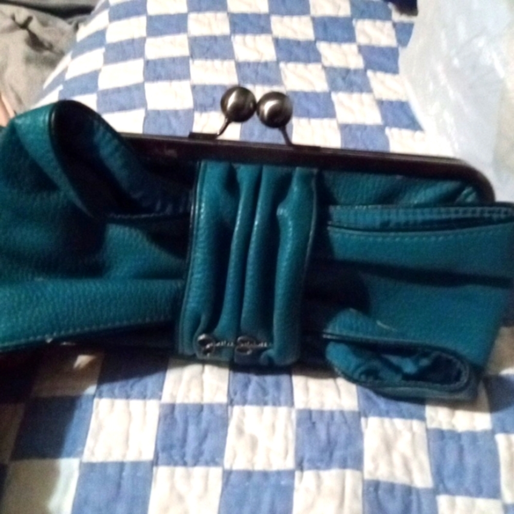 Jessica Simpson clutch
